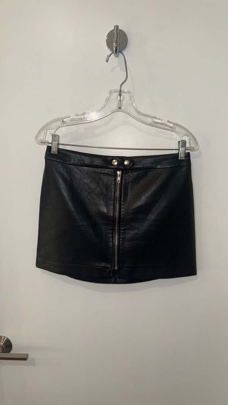 Wilfred Leather Mini Skirt with Front Zipper, Black